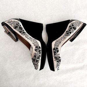 Trendy Embroidered Wedge Heel by Donald Pliner, Sz 7